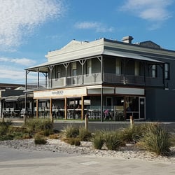 Henley Beach Hotel - A great spot locarion wise