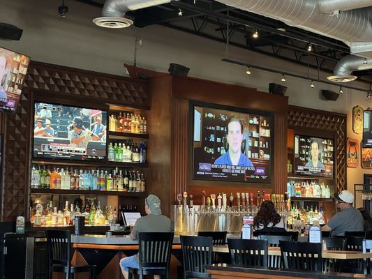 BJ's Restaurant & Brewhouse by null