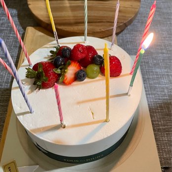 Tous Les Jours - This is the small classic strawberry cream cake - $35. Great for family of 4-5. - Bakeries Near Me - Burlington, Massachusetts Tous Les Jours - This is the small classic strawberry cream cake - $35. Great for family of 4-5. - Bakeries Near Me - Burlington, Massachusetts
