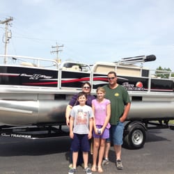 Breath's Boats & Motors - Sun Tracker Bass Buggy 18