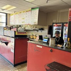 Maw n' Paw BBQ - Counter service area