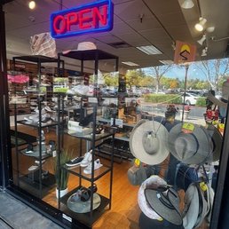 Exterior outside entrance of Footwear etc. - Footwear etc. Walnut Creek Store Front - Walnut Creek, California Exterior outside entrance of Footwear etc. - Footwear etc. Walnut Creek Store Front - Walnut Creek, California