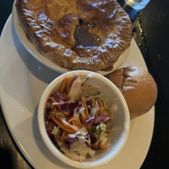 Claddagh Cottage Irish Pub - Steak & Mushroom Pie - Irish Pub Near Me - Orlando, Florida Claddagh Cottage Irish Pub - Steak & Mushroom Pie - Irish Pub Near Me - Orlando, Florida