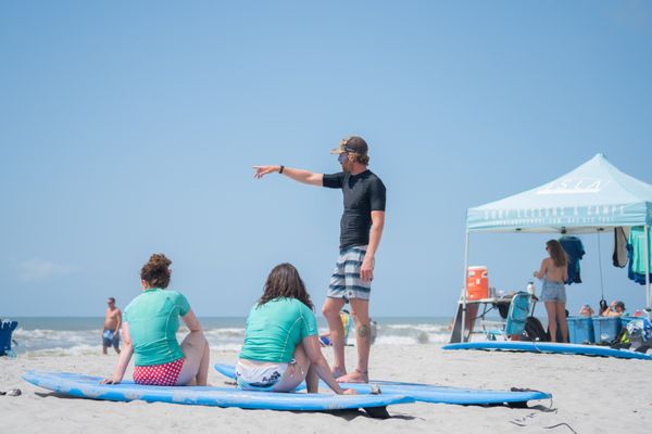 Isla Surf School by null