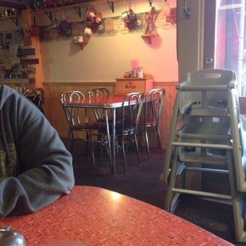 The Chef's Hut - Decor is homey and cute - clean and kitschy. - Breakfast & Brunch Near Me - Boise, Idaho