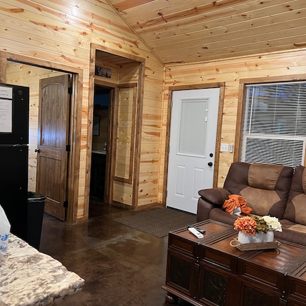 Longs Resort on Grand Lake - Papa's Hideaway kitchen area to front door - Hotels Near Me - Grove, Oklahoma Longs Resort on Grand Lake - Papa's Hideaway kitchen area to front door - Hotels Near Me - Grove, Oklahoma