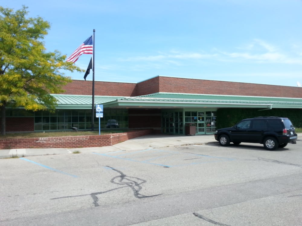 US POST OFFICE Updated October 2024 10 Reviews 1765 3 Mile Rd NE, Grand Rapids, Michigan