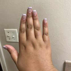Paris Nails - Guess which nail has the dirt under