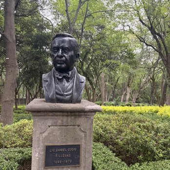 Los Pinos - Landmarks & Historical Buildings Near Me - Ciudad de México, DIF