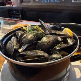 Mussels Marinere, with Frites