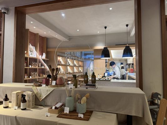 Plain Vanilla Tiong Bahru by null