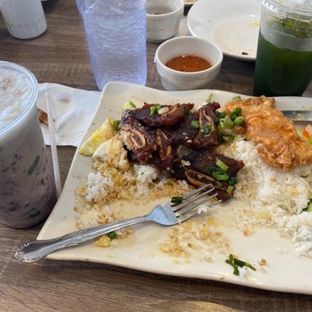 King Com Tam - Korean short rib, Che ba mau, penny worth drink (half eaten) - Vietnamese Near Me - San Gabriel, California King Com Tam - Korean short rib, Che ba mau, penny worth drink (half eaten) - Vietnamese Near Me - San Gabriel, California