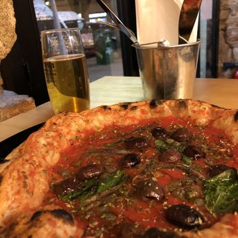Pummarola - Pizza Napolitana - Pizza Near Me - Barcelona, B