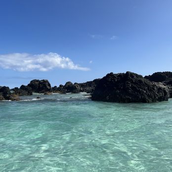 Kua Bay - Lava rocks - Beaches Near Me - Kailua Kona, Hawaii