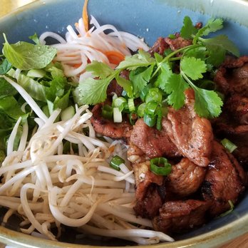 Lotus & Light - Bún Thit Nuóng - Charbroiled pork vermicelli - Vietnamese Near Me - Burbank, California