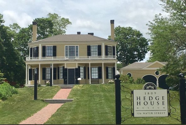 Hedge House Museum by null