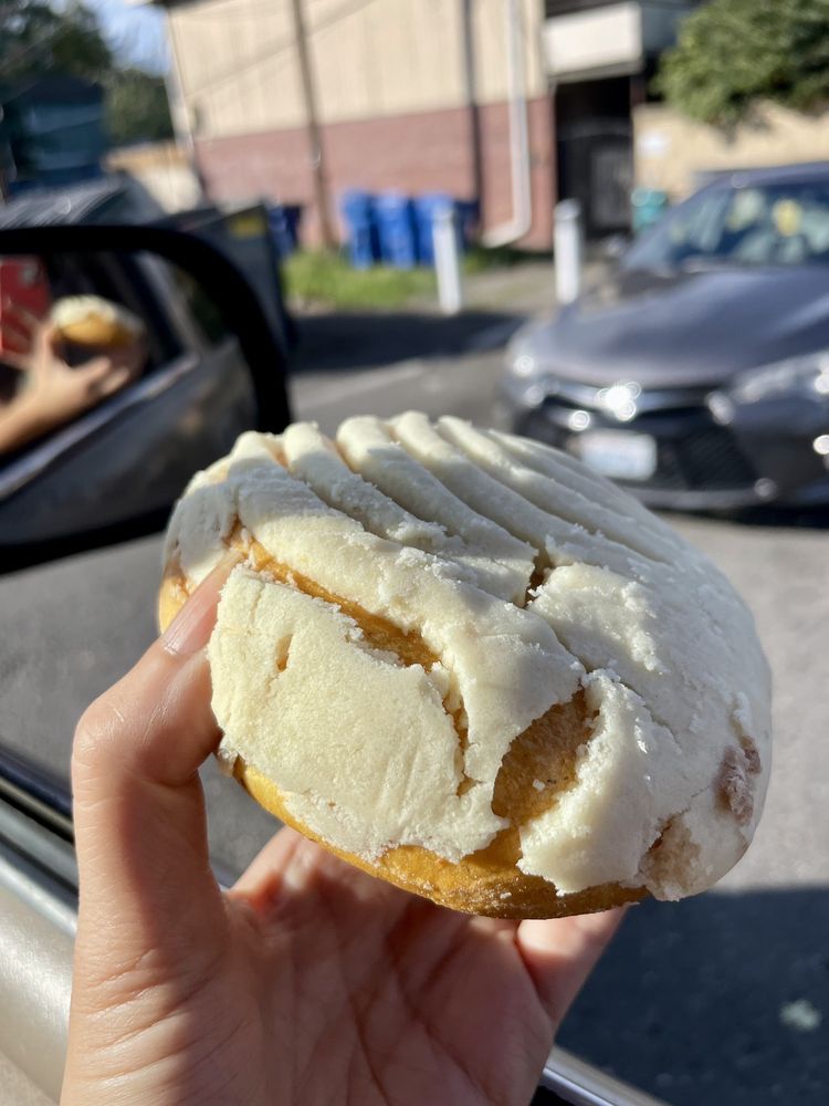 Pasteleria Y Panaderia La Ideal