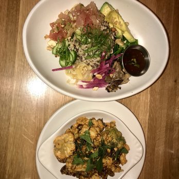 True Food Kitchen - Roasted cauliflower and poke bowl - New American Near Me - Chicago, Illinois True Food Kitchen - Roasted cauliflower and poke bowl - New American Near Me - Chicago, Illinois