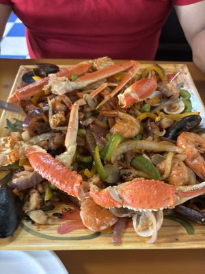 Mariscos Cazo de Oro Estilo Sinaloa by null