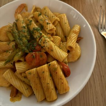 Canto - Upper West Side - Rigatoni e gamberi - Italian Near Me - New York, New York Canto - Upper West Side - Rigatoni e gamberi - Italian Near Me - New York, New York