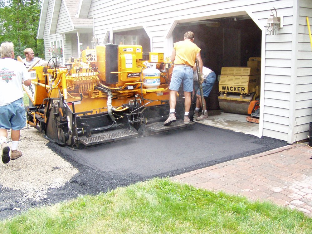 MALONEY LANDSCAPING AND PAVING Updated July 2024 1507 E Newberry St