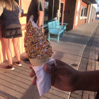 The Dipper - Swirl cone with crunch coat - Ice Cream & Frozen Yogurt Near Me - Cincinnati, Ohio