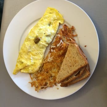 Bay Leaf Cafe - Sausage, Green Chili, Tomato & Mushroom omelette with whole wheat toast and harshbrowns - Breakfast & Brunch Near Me - Concord, California