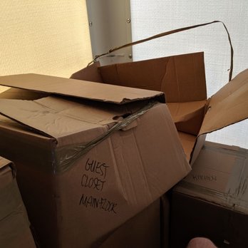 Southwest Movers - Caved in box. They stack heavy kitchen boxes on top of wardrobe boxes. What a mess to clean up. - Movers Near Me - San Jose, California