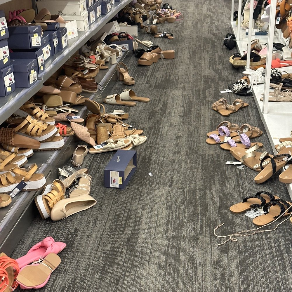 Target - As someone who worked retail thru college, this makes my blood boil. The disrespect is just inexcusable - Department Stores Near Me - Warrenville, Illinois Target - As someone who worked retail thru college, this makes my blood boil. The disrespect is just inexcusable - Department Stores Near Me - Warrenville, Illinois