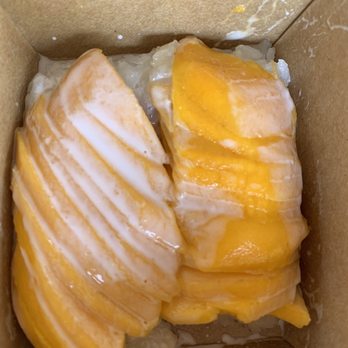 Dee Dee - Dessert: mango & sticky rice - Thai Near Me - Austin, Texas