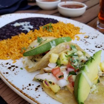 Cantina Laredo - Pollo Asado tacos lunch portion - Mexican Near Me - Virginia Beach, Virginia