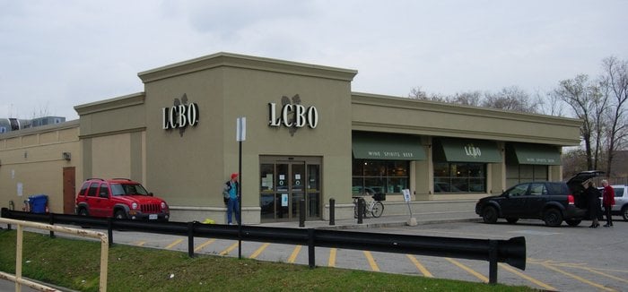 LCBO - Dundas and Jane Logo