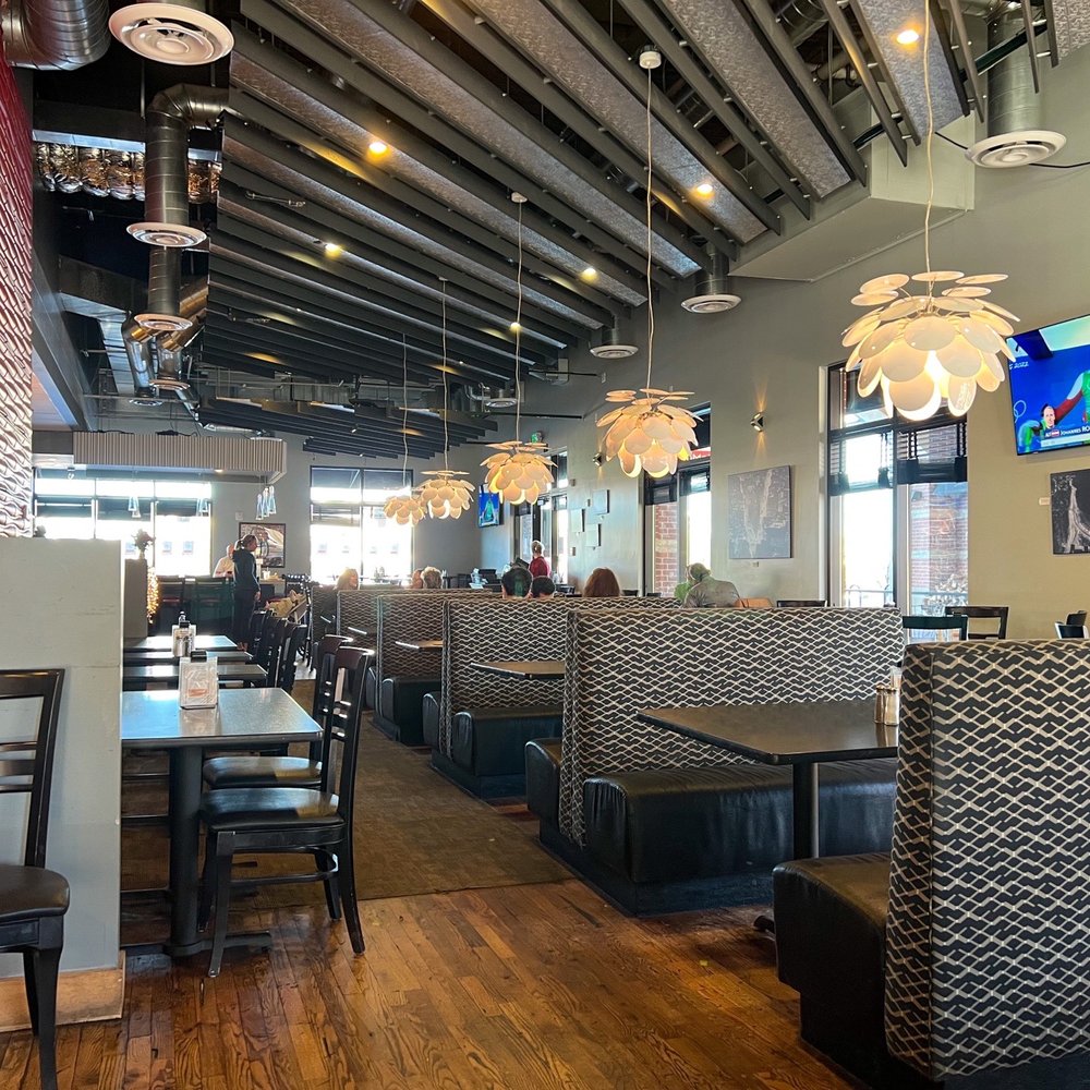 Metropolitan Bar & Grill - the interior of the restaurant - New American Near Me - Englewood, Colorado Metropolitan Bar & Grill - the interior of the restaurant - New American Near Me - Englewood, Colorado