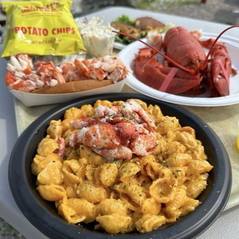 Abbott's Lobster In the Rough - Lobster Macaroni & Cheese - Seafood Near Me - Noank, Connecticut