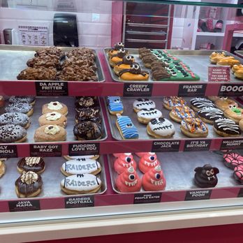 Pinkbox Doughnuts - Donuts Near Me - Primm, Nevada Pinkbox Doughnuts - Donuts Near Me - Primm, Nevada