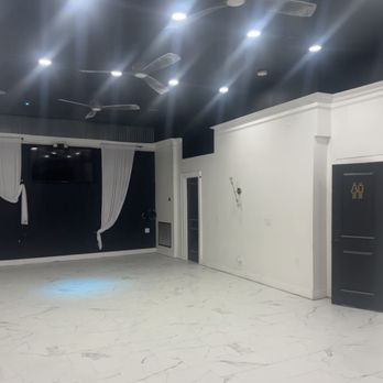Living Room Space - Newly Renovate - Venues & Event Spaces Near Me - Elizabeth, New Jersey Living Room Space - Newly Renovate - Venues & Event Spaces Near Me - Elizabeth, New Jersey