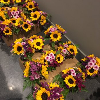 Trinity Flowers by Sammy Chiem Events - Flower Bouquet for Di design institute - Wedding Planning Near Me Trinity Flowers by Sammy Chiem Events - Flower Bouquet for Di design institute - Wedding Planning Near Me