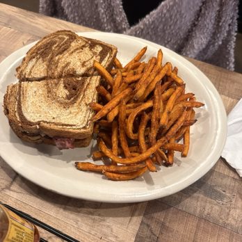 Columbia Cafe - Corned Veef and SP fries - Cafes Near Me - Columbia Falls, Montana Columbia Cafe - Corned Veef and SP fries - Cafes Near Me - Columbia Falls, Montana