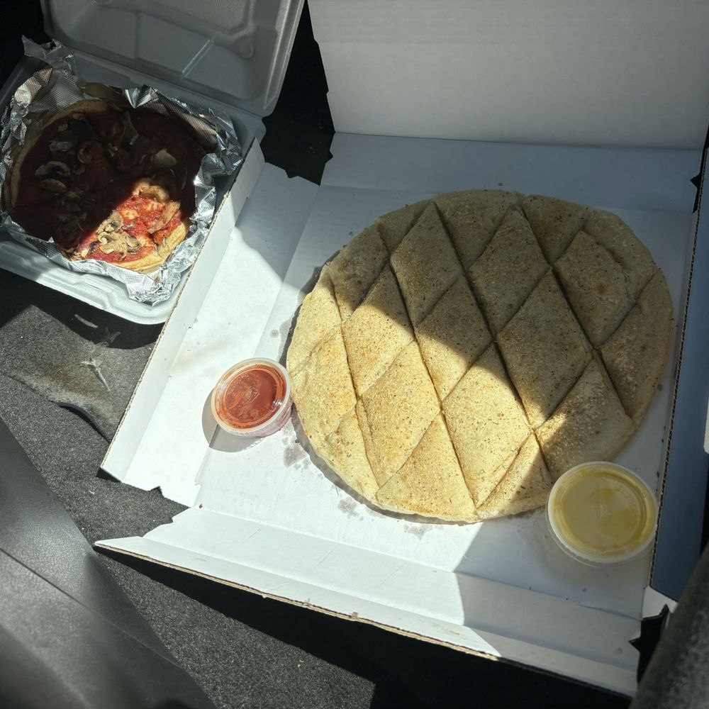 Geo's Pizza - Geo's Bread And The Lunch Special Pizza - Pizza Near Me - Coal City, Illinois Geo's Pizza - Geo's Bread And The Lunch Special Pizza - Pizza Near Me - Coal City, Illinois