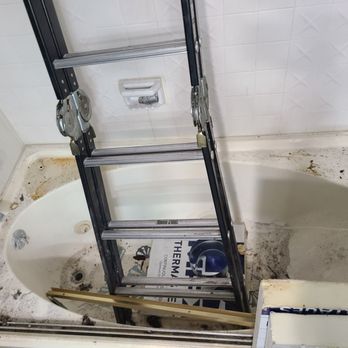 Shugarman's Bath - Before was a tub and shower - General Contractors Near Me - San Diego, California