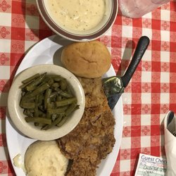 Family Traditions Cafe - We had a really good time with wonderful service and excellent food!