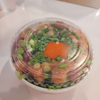 Uroko Poke - 5 scoop bowl with the lid on - Poke Near Me - Tustin, California