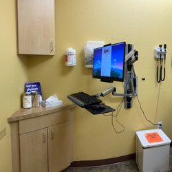 HonorHealth Urgent Care - East Bell Road - Examine room