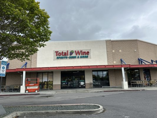 Total Wine & More by null