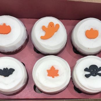Sprinkles Tampa - Halloween Themed BOO Box!! - Cupcakes Near Me - Tampa, Florida Sprinkles Tampa - Halloween Themed BOO Box!! - Cupcakes Near Me - Tampa, Florida