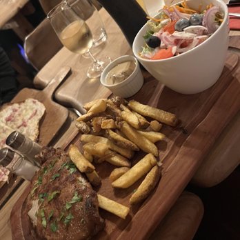 La Potence - Veal cordon bleu - Restaurants Near Me - Strasbourg, 67