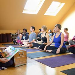 World Peace Yoga - World Peace Yoga Class