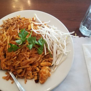 Thai Bamboo - Chicken pad thai - Thai Near Me - Northridge, California Thai Bamboo - Chicken pad thai - Thai Near Me - Northridge, California