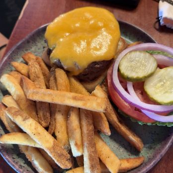 Harry's Grill - Burger - Burgers Near Me - Anna Maria, Florida
