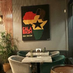 Calabash African Cuisine & Bar - Decor and seating